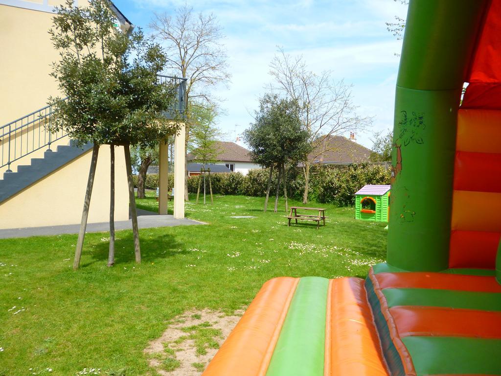 Residence Le Bois Flotte Merville-Franceville-Plage Bagian luar foto