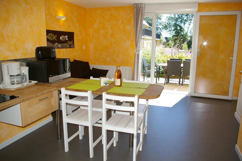 Residence Le Bois Flotte Merville-Franceville-Plage Ruang foto
